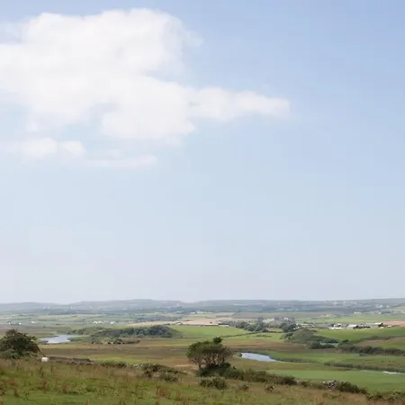 بيت ضيافة Grovemount House 3*