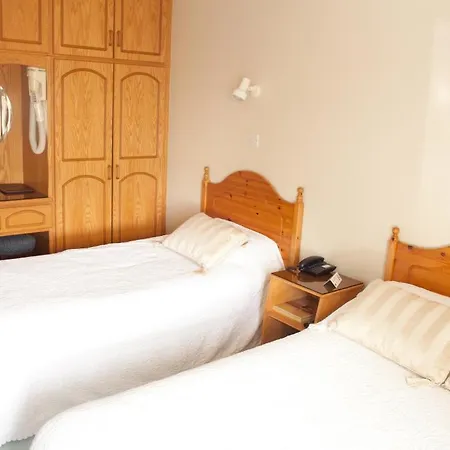 Grovemount House 게스트하우스