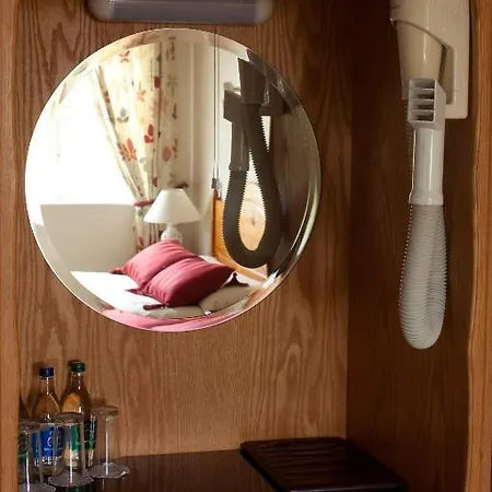 Grovemount House 3* 에너스타이먼